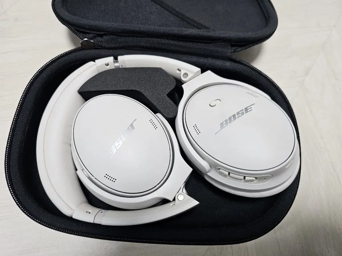 보스 bose qc45 화이트